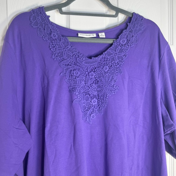 NWOT. Susan Graver v-neck tee size 3X with floral lace trim. purple top - Picture 2 of 7